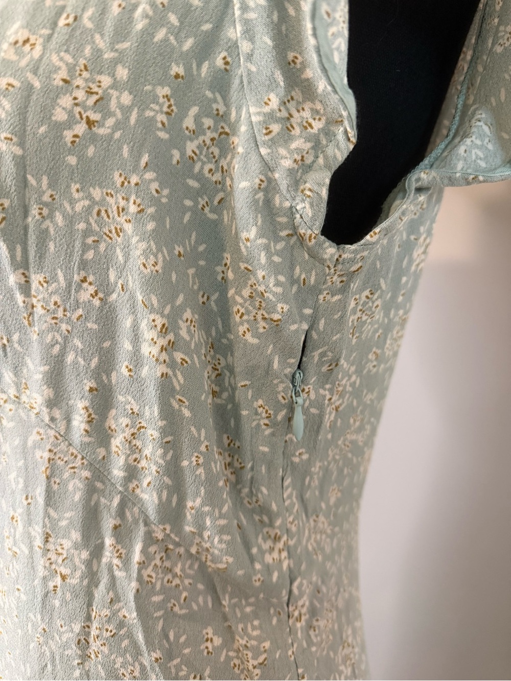 In Loom - Button Front Sage Floral Midi Dress - Picture 5 of 8